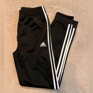 Adidas big boy track pant joggers; black; large (14-16)